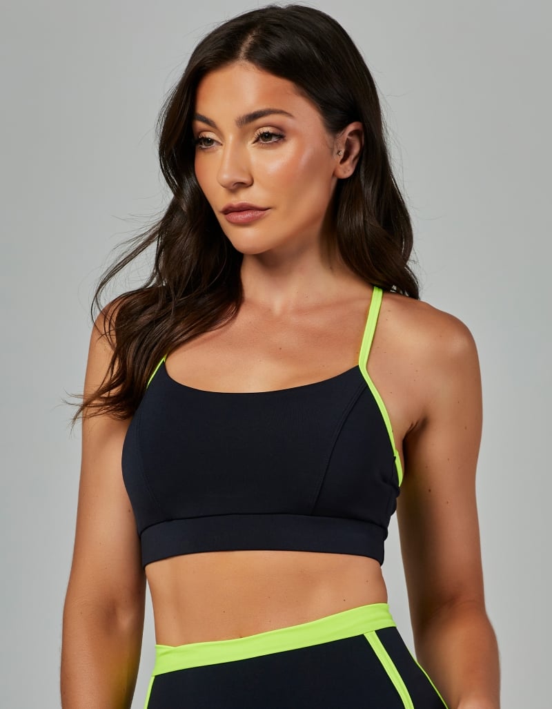 Movement Women’s Medium-Support Top – Black