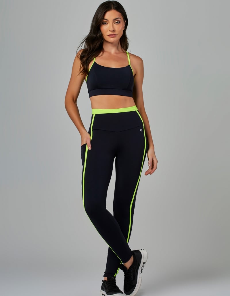 Movement Women’s Medium-Support Top – Black